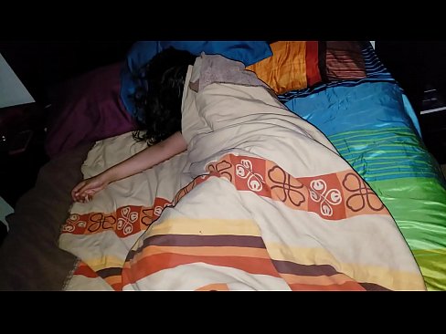 ❤️ Stepson berači svojo mlado mačeho, medtem ko ona spi. ️❌ Sex video pri nas sl.online4sex.ru ❌❤